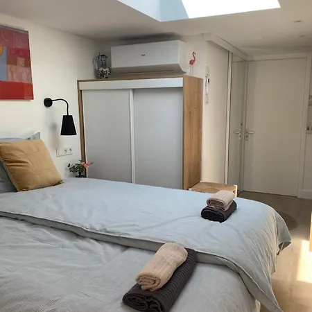 South Ii With Free Parking