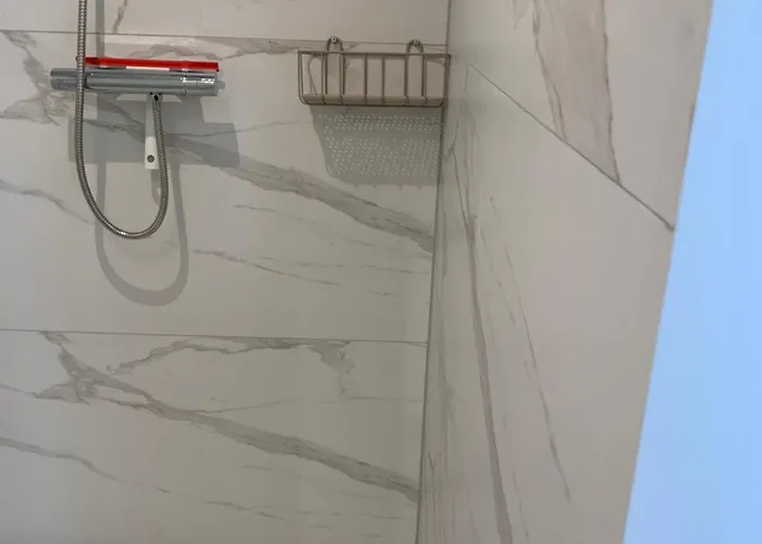 South Ii With Free Parking