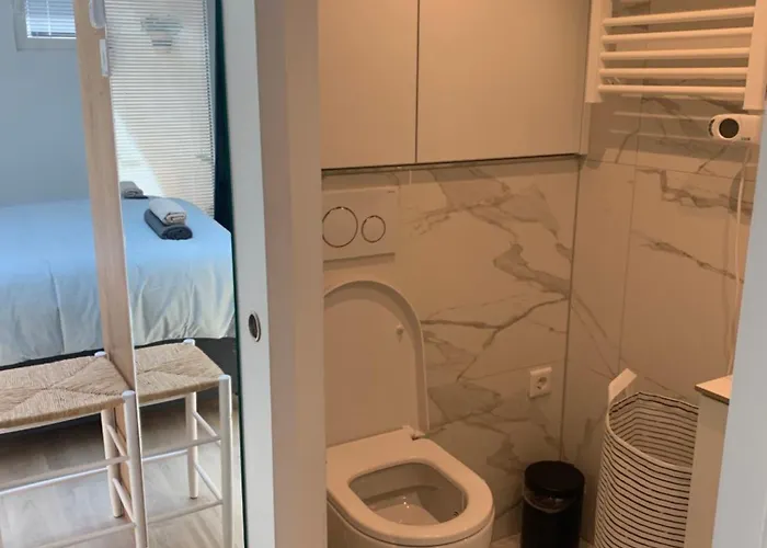 South Ii With Free Parking *