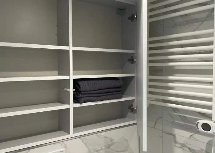 South Ii With Free Parking