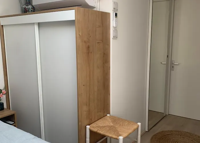 South Ii With Free Parking