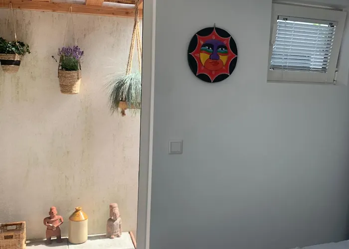 South Ii With Free Parking *