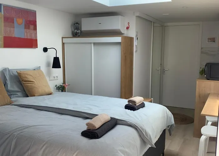 South Ii With Free Parking